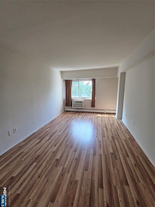 333 Grand in Palisades Park, NJ - Building Photo