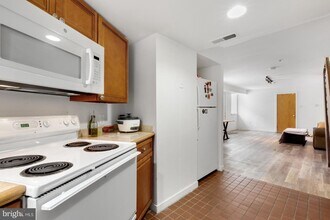 846 Corinthian Ave-Unit -1 in Philadelphia, PA - Building Photo - Building Photo