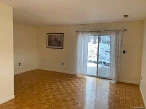 35 Nancy Ct in Monroe, NY - Building Photo - Building Photo