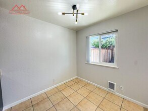 1578 Albatross Dr in Sunnyvale, CA - Building Photo - Building Photo