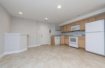 904 Webster St NW in Washington, DC - Building Photo - Building Photo