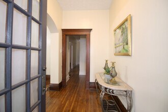 1374 Neil Ave in Columbus, OH - Foto de edificio - Building Photo