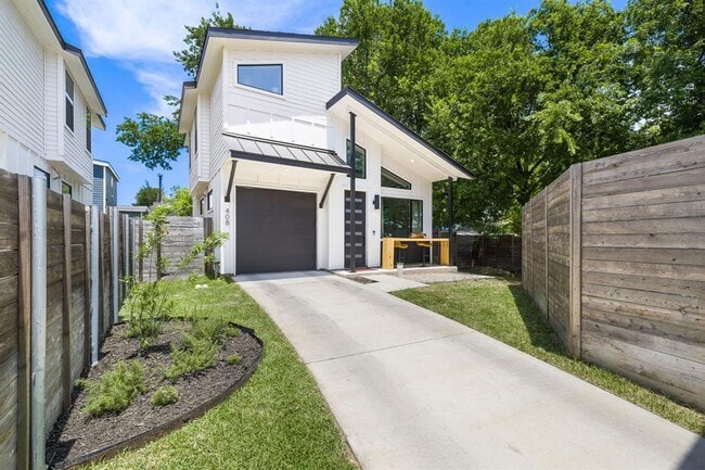 408 W Odell St