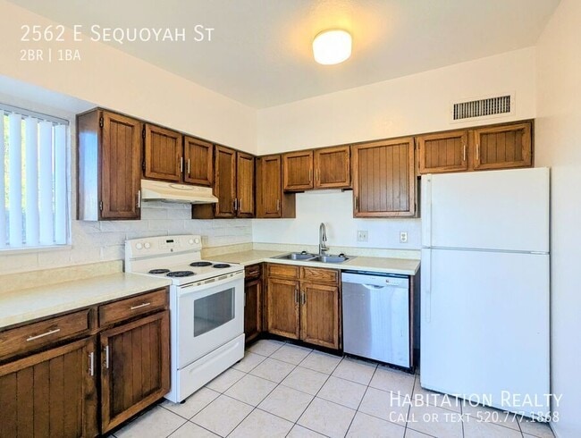 2562 E Sequoyah in Tucson, AZ - Building Photo - Building Photo