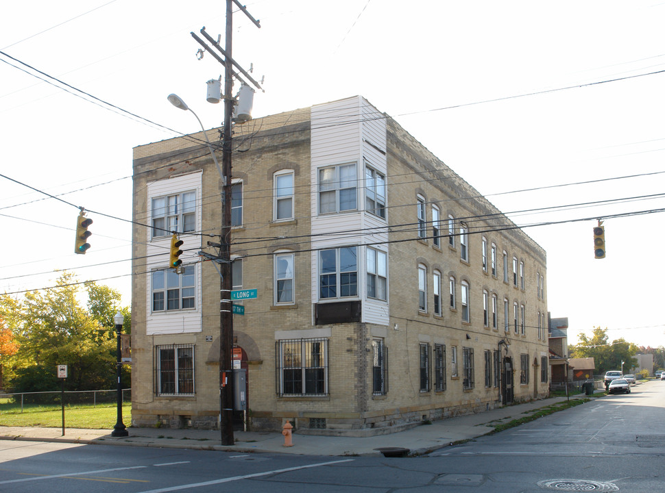 905 E Long St in Columbus, OH - Building Photo