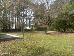 137 Roughleaf Trail in Hampstead, NC - Building Photo - Building Photo