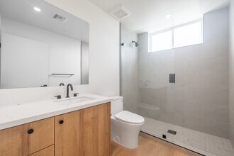 3844 W 27th St in Los Angeles, CA - Building Photo - Interior Photo