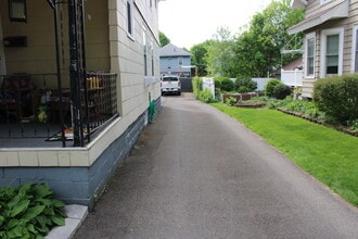 78 Homer St, Unit Apt 1 in Binghamton, NY - Foto de edificio - Building Photo