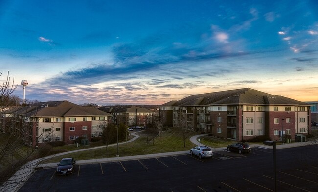 Prairie Crest Apartments, LLC. in Verona, WI - Foto de edificio - Building Photo