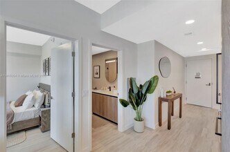 580 72nd St in Miami Beach, FL - Foto de edificio - Building Photo