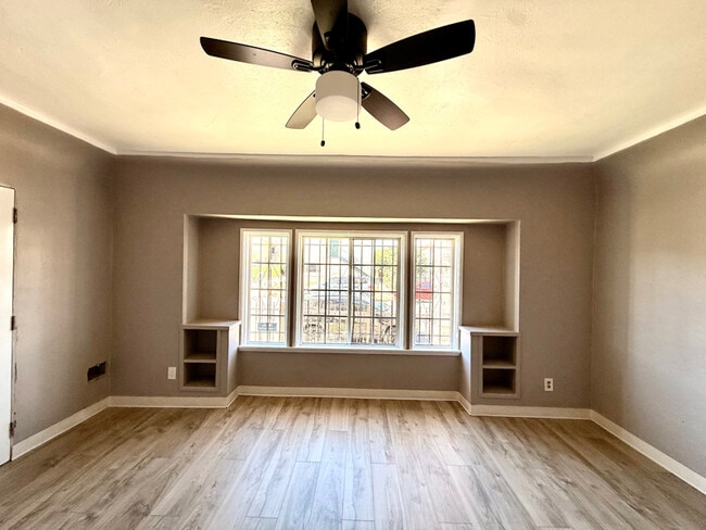 532 W 77th St in Los Angeles, CA - Building Photo - Building Photo