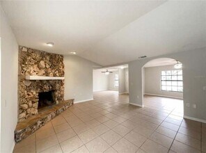 8318 Chenille Dr in Orlando, FL - Foto de edificio - Building Photo