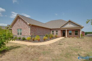 217 Maureen Dr SW in Madison, AL - Building Photo