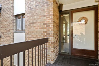 22 Waters Edge in Rye, NY - Building Photo - Building Photo