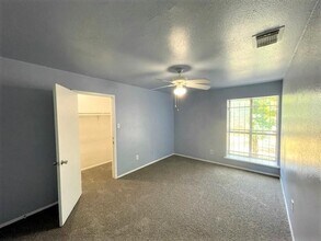12215 Wild Pine Dr in Houston, TX - Building Photo - Building Photo