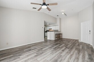 8215 Ibis Club Dr in Naples, FL - Foto de edificio - Building Photo