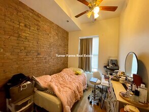 243 Northampton St, Unit 1 in Boston, MA - Foto de edificio - Building Photo