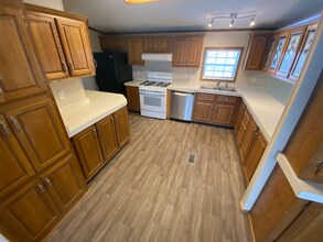 1953 Borman Ct in Milford, MI - Building Photo - Building Photo