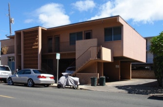 2102 Algaroba St in Honolulu, HI - Building Photo - Building Photo