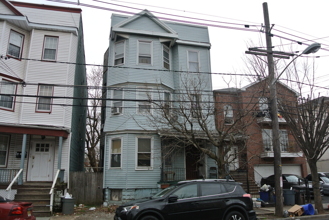 119 S 14th St in Newark, NJ - Building Photo