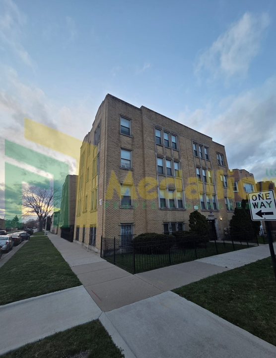 8056 S Hermitage Ave in Chicago, IL - Building Photo