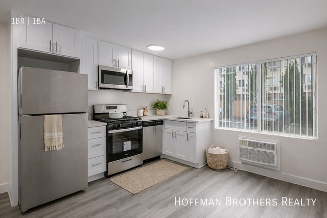 6863 Sepulveda Blvd, Unit 13 in Los Angeles, CA - Building Photo - Building Photo