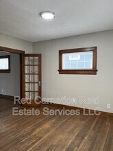 1009 W Hillcrest Ave in Dayton, OH - Building Photo - Building Photo