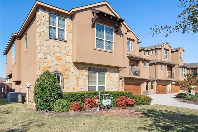 2630 Villa Di Lago Dr in Grand Prairie, TX - Building Photo - Building Photo