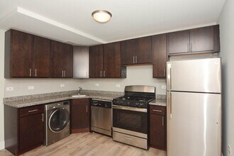 3539 N Broadway in Chicago, IL - Building Photo - Building Photo