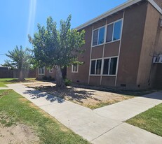 728 Illinois Ave in Los Banos, CA - Building Photo