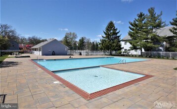 1018 Aspen Dr in Plainsboro, NJ - Building Photo - Building Photo