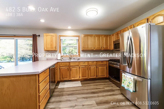 482 S Burr Oak Ave in Oregon, WI - Foto de edificio - Building Photo