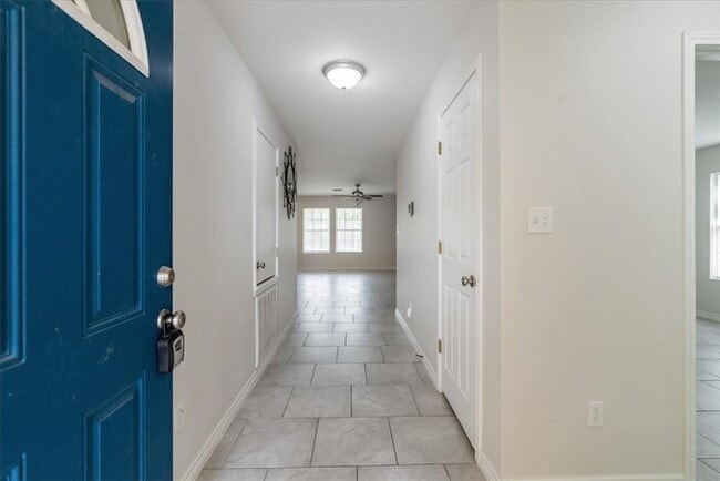 525 Military Dr in Corpus Christi, TX - Foto de edificio - Building Photo