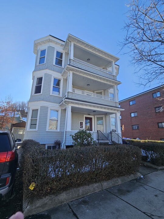 520 Washington St, Unit 3 in Boston, MA - Building Photo