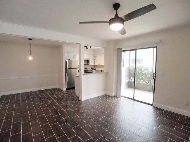 property at 3038 Antique Oaks Cir