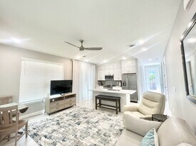 213 Allen St in Niceville, FL - Building Photo