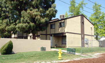 754 Berkeley Ave in San Bernardino, CA - Building Photo - Building Photo