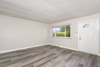 455 Rockford Dr in Hamilton, OH - Foto de edificio - Building Photo