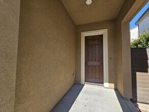 20841 Acorn Cir in Los Angeles, CA - Building Photo - Building Photo