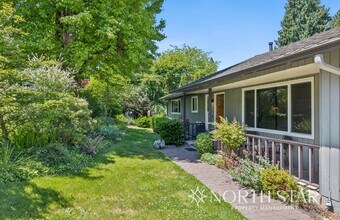 731 Briercliff Ln in Lake Oswego, OR - Building Photo - Building Photo