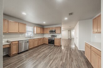 900 Grant St in Burleson, TX - Building Photo - Building Photo