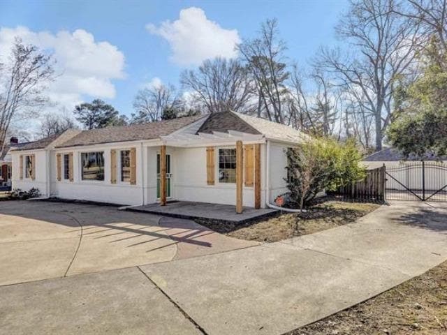 4955 Walnut Grove Rd in Memphis, TN - Building Photo - Building Photo