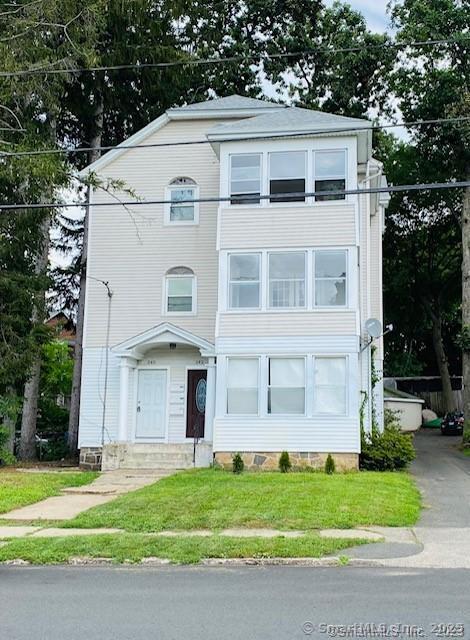240 Linwood St in New Britain, CT - Foto de edificio