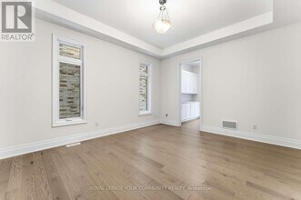 15 Saxby Farm Ave in King, ON - Building Photo - Building Photo