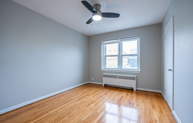 The Townhouse in Winnipeg, MB - Building Photo - Building Photo