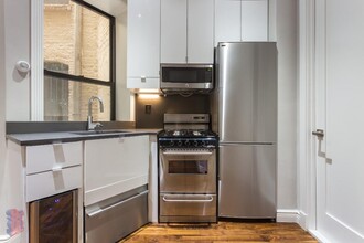 15 W 103rd St, Unit 1D in New York, NY - Building Photo - Building Photo