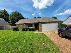 6074 Hallum Dr in Walls, MS - Building Photo