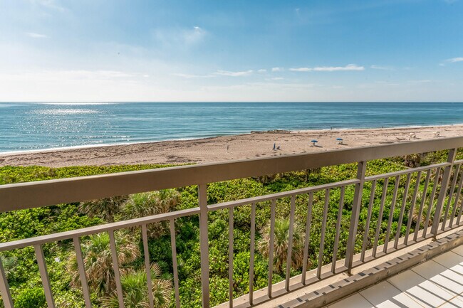 4000 N Ocean Dr in Riviera Beach, FL - Building Photo - Building Photo