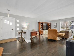 822 N Waiola Ave in La Grange Park, IL - Building Photo - Building Photo