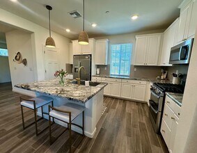 2040 Brave Hawk Loop in Roseville, CA - Building Photo - Building Photo